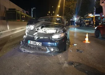 Bursa’da otomobil minibüsle çarpıştı: 6 yaralı