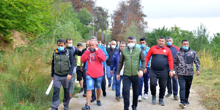 Başkan Yılmaz muhtarlarla yürüdü