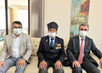 Başkan Yılmaz’da 89 yaşındaki gaziye ziyaret