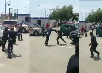 Devlet Başkanı sokak ortasında Bakan’ı dövdü