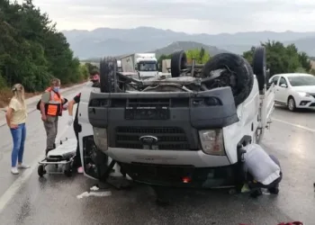 Direksiyon hakimiyetini kaybedip takla attı