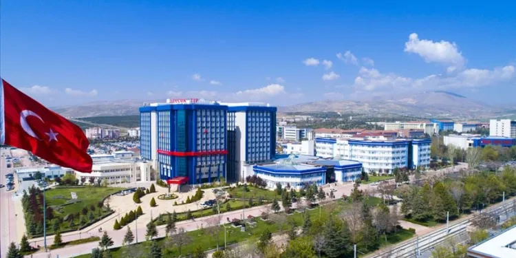 Tıp fakültesi öğrencisi Merve Mercan virüse yenik düştü