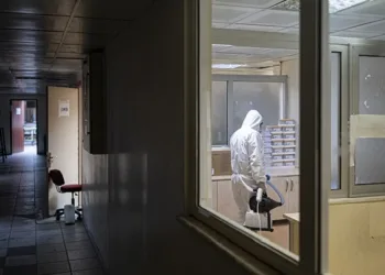 Hastane çalışanı, 8 günlük korona tedavisini anlattı