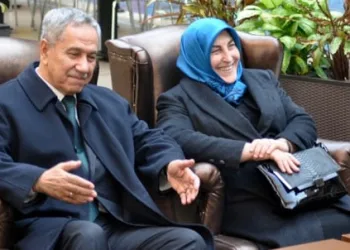 Bülent Arınç ve eşi koronavirüse yakalandı