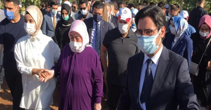 Koronavirüsü atlatan Binali Yıldırım ve eşi fıstık hasadına katıldı