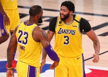 Lakers seride avantajı ele geçirdi