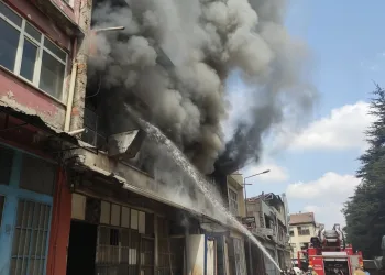 Bursa İnegöl’de mobilya atölyesinde yangın!