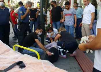 Bursa’da dolmuş taksi yayaya çarptı