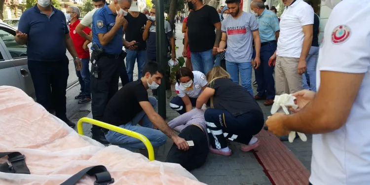 Bursa’da dolmuş taksi yayaya çarptı