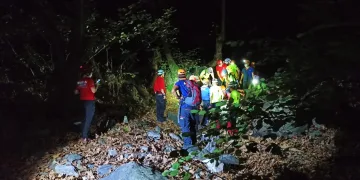 Bursa’da yürüyüşe çıktığı dağdan dereye düştü