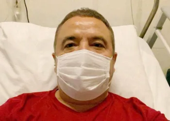 Muhittin Böcek, makinelerden aşamalı ayrılıyor