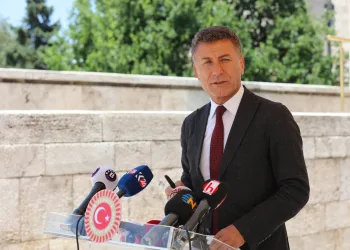 Sarıbal: Bursa’daki sağlık çalışanları üvey evlat mı?
