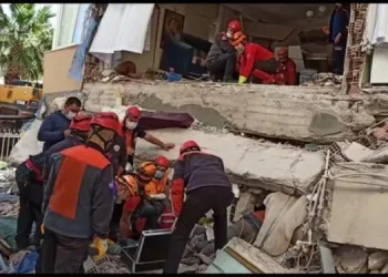 Osmangazi ekipleri yaşlı kadını kurtarmak için zamanla yarışıyor