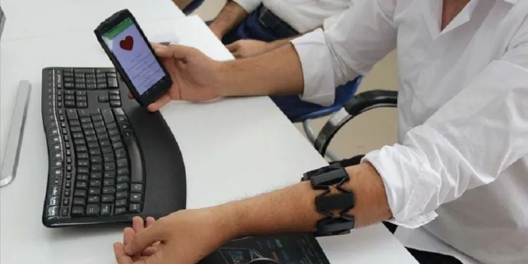 Epilepsi hastaları için akıllı bileklik: Kriz gelmeden 3 dakika önce uyarıyor