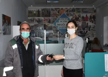 Bursa’da belediye personelinden örnek davranış