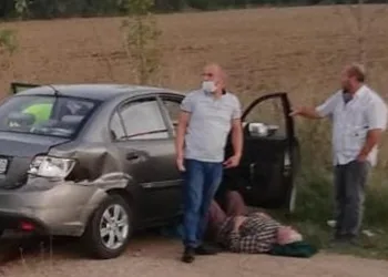 Bursa! Kontrolden çıkıp bariyerlere çarptı
