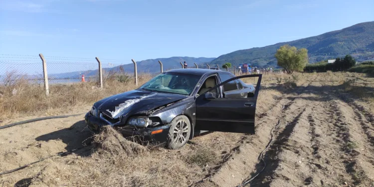 Bursa’da otomobil tarlaya uçtu, sürücü yaralandı