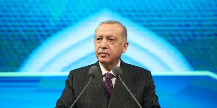Macron’un “İslam Krizde” açıklamasına tepki!