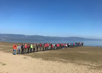 İznik Gölü’ndeki çekilmeye böyle dikkat çektiler