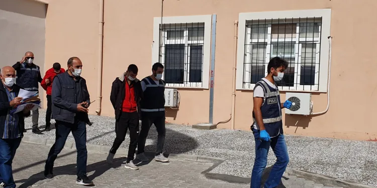 Gemlik’te hırsızlık şüphelileri yakalandı