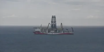 Fatih sondaj gemisi Zonguldak açıklarına geldi