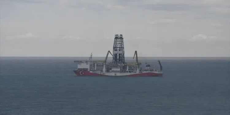 Fatih sondaj gemisi Zonguldak açıklarına geldi