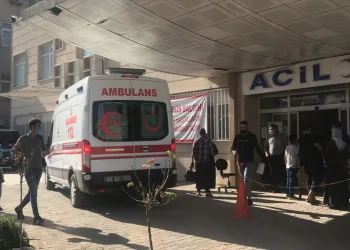 Fabrikada çalışan 10 işçi gıda zehirlenmesiyle hastaneye kaldırıldı