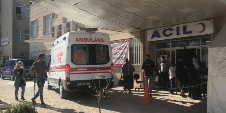 Fabrikada çalışan 10 işçi gıda zehirlenmesiyle hastaneye kaldırıldı