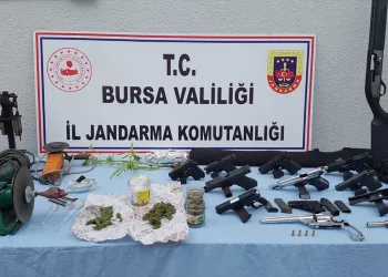 Bursa’da imalathane baskınında cephanelik çıktı
