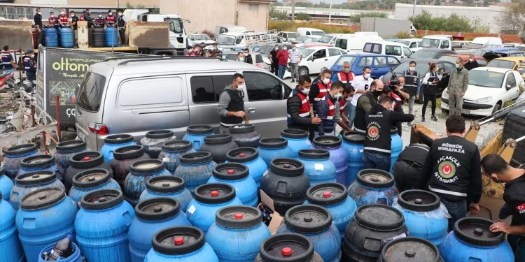 Manisa’da 20 ton sahte içki ele geçirildi