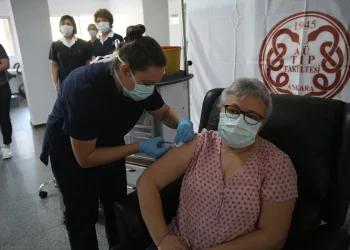 ABD aşısı Türkiye’de gönüllülere uygulandı