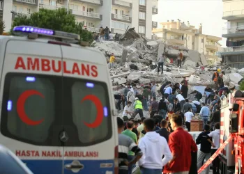 İzmir’deki depremde can kaybı giderek artıyor