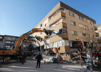 İzmir’de can kaybı giderek artıyor