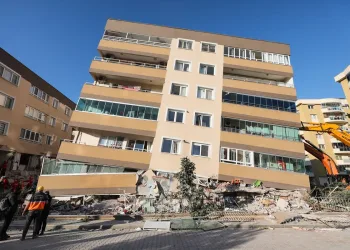 İzmir’de can kaybı giderek artıyor