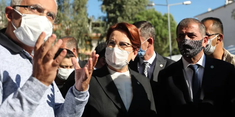 İYİ Parti Lideri Akşener deprem bölgesinde