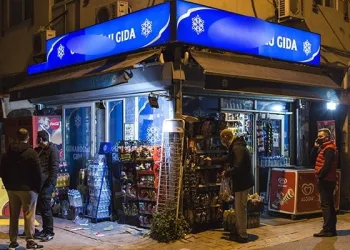 TBMM’den geçti! 22.00’den sonra içki satanlara dev ceza