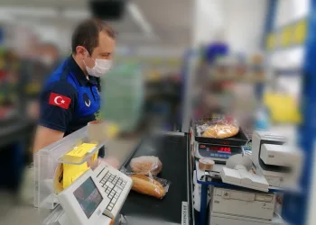 Ekmekte gramaj hilesi! 10 markete ceza uygulandı