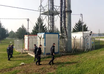 Bursa’da baz istasyonunun klimalarını çaldılar