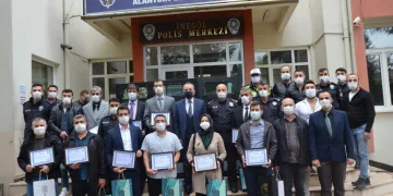Bursa’da DEAŞ bombacısını yakalayan ekibe başarı belgesi