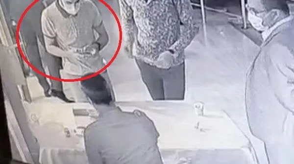 Düğüne davetli gibi katıldı, sahte altını gerçeğiyle değiştirdi