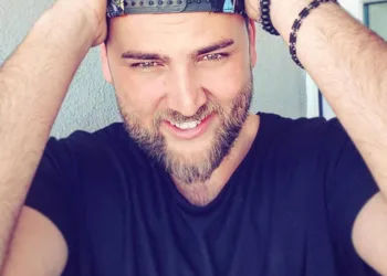 Müzisyen Arif Akpınar hayatını kaybetti