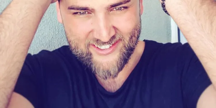 Müzisyen Arif Akpınar hayatını kaybetti