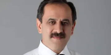 Eski belediye başkanı otomobilde ölü bulundu