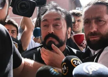 FETÖ’yü övdüğü videolar soruldu: “Kinaye yaptım” dedi
