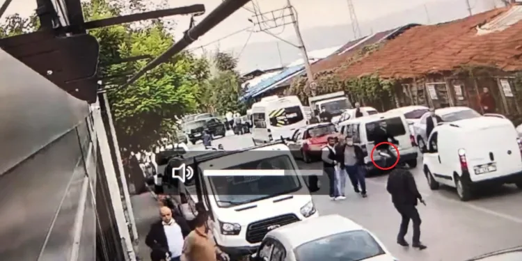 Bursa’da silahlı alacak verecek kavgası