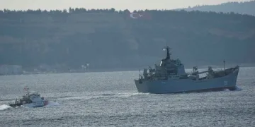 Çanakkale Boğazı transit gemi geçişlerine kapatıldı
