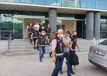 Bursa’da silahlı suç örgütüne operasyon! Aralarında poliste var