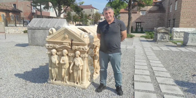 İşçi olduğu müzede uzman olabilecek