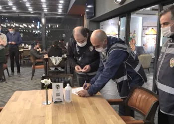Bursa’da 532 bin TL’lik maske ve mesafe cezası