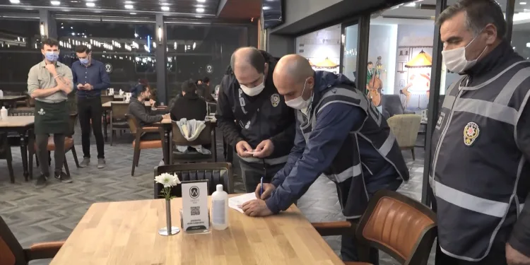 Bursa’da 532 bin TL’lik maske ve mesafe cezası